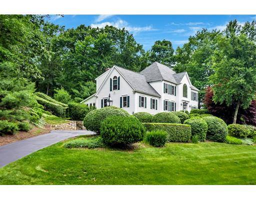 29 Wedgewood Dr, Hopkinton, MA 01748