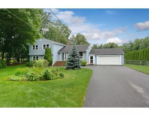 449 Essex St, Lynnfield, MA 01940