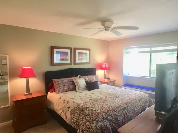 Brewster, MA 02631,202 Eaton Ln #202