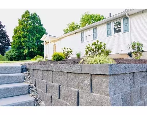 134 Vermont St, Holyoke, MA 01040