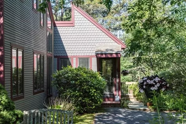 Wellfleet, MA 02667,55 Back Dr