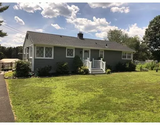 27 High St, Granby, MA 01033