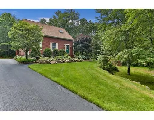 Wareham, MA 02576,24 Helen St