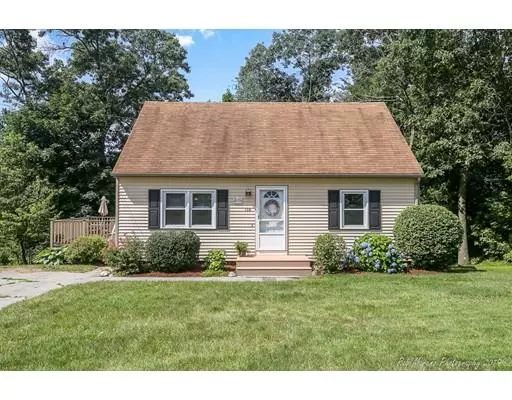 138 Amesbury St, Dracut, MA 01826