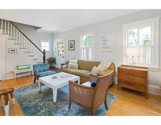 Hingham, MA 02043,7 Hersey St
