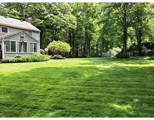 Ipswich, MA 01938,2 Pillow Lace Ln