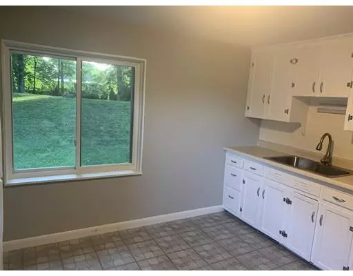 Auburn, MA 01501,19 Waterman Rd