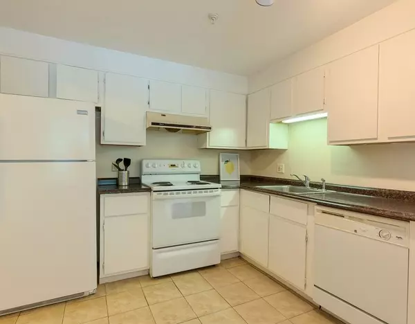 Boxborough, MA 01719,41 Spencer #24G