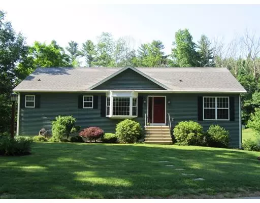 5 North Dr, Sturbridge, MA 01518