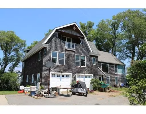 8 Old Farm Ln, Gloucester, MA 01930