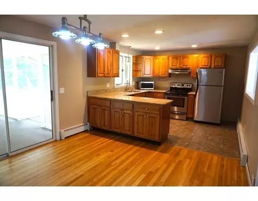 Rutland, MA 01543,13 Oakridge Drive