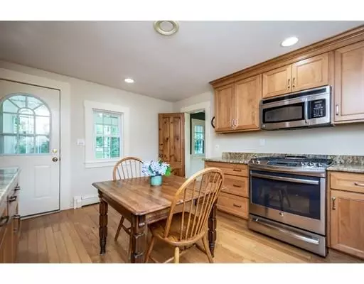 Groton, MA 01450,91 Martins Pond Rd