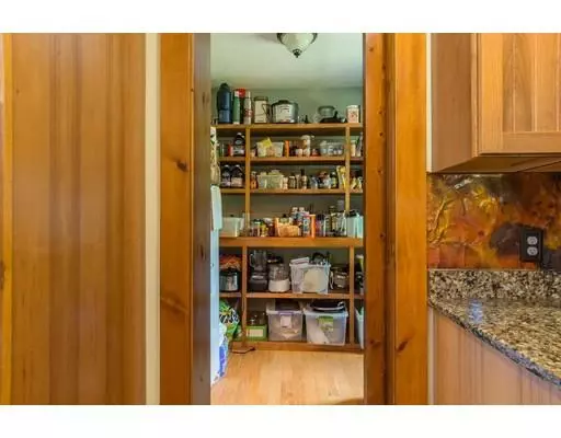 Rochester, MA 02770,497 Snipatuit Rd