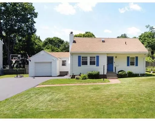 94 Oak St, Stoneham, MA 02180