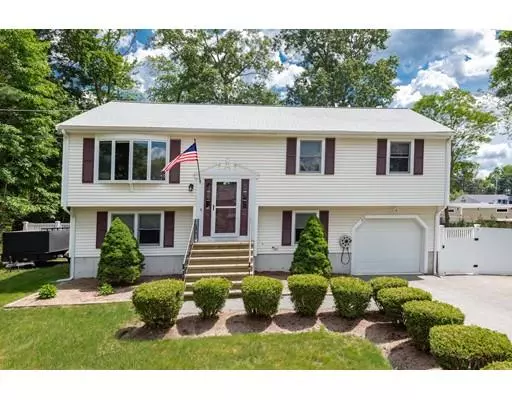 55 Pilgrim St, Abington, MA 02351