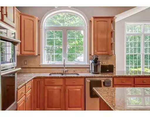Pepperell, MA 01463,8 Casie Ln