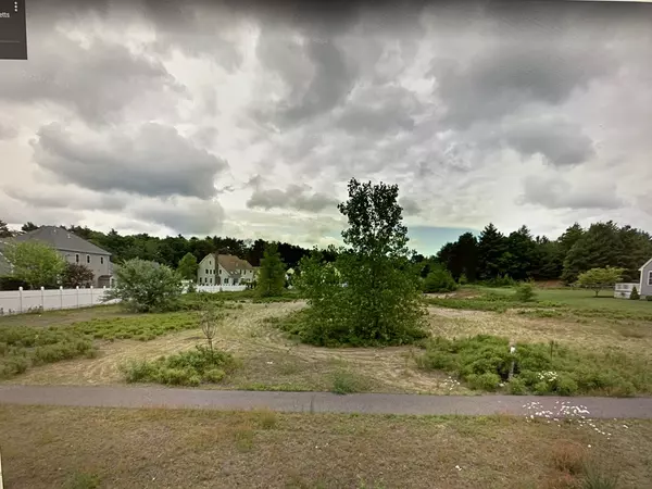 18 Stonegate Dr, East Bridgewater, MA 02333