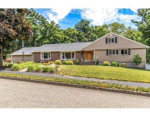 23 Tophet Road, Lynnfield, MA 01940