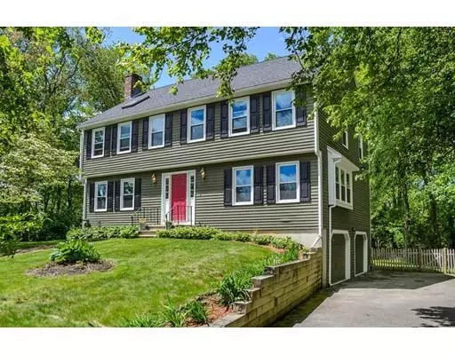 1 Shepherd Ln, Medfield, MA 02052