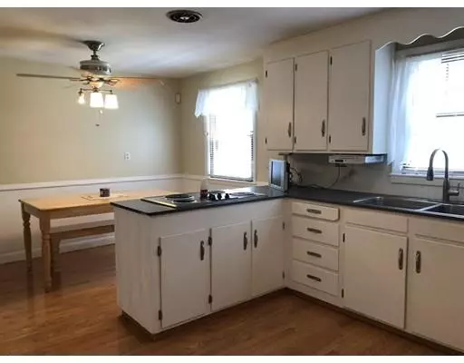 Seekonk, MA 02771,28 Barberry Dr