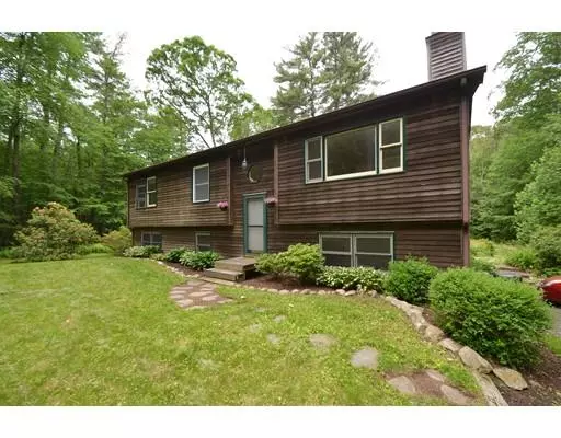 15 Gulf Road, Pelham, MA 01002