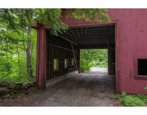 Pelham, MA 01002,364 Daniel Shays Hwy