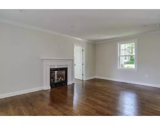 Wellesley, MA 02481,9 Framar Road