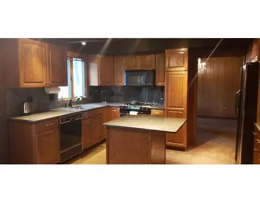 Lynnfield, MA 01940,33 Daventry Ct