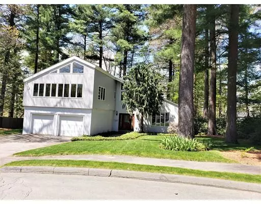 Lynnfield, MA 01940,33 Daventry Ct