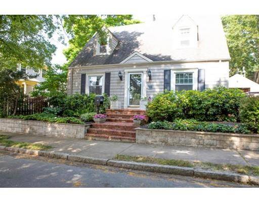 482 Rochester St, Fall River, MA 02720