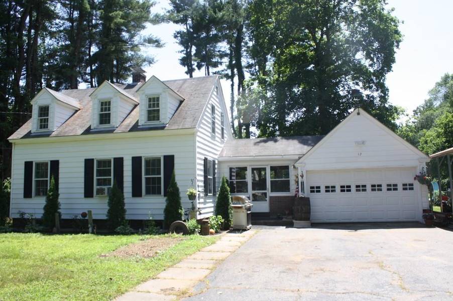 12 Champney Rd, Greenfield, MA 01301