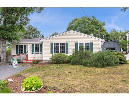 30 Ovington Dr, Falmouth, MA 02536