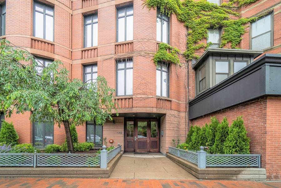 424 Massachusetts Ave #201, Boston, MA 02118