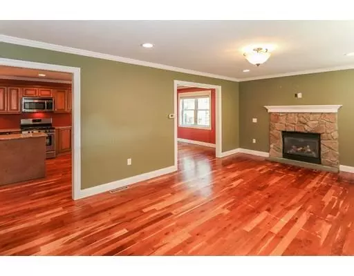 East Longmeadow, MA 01028,23 Thompkins Ave