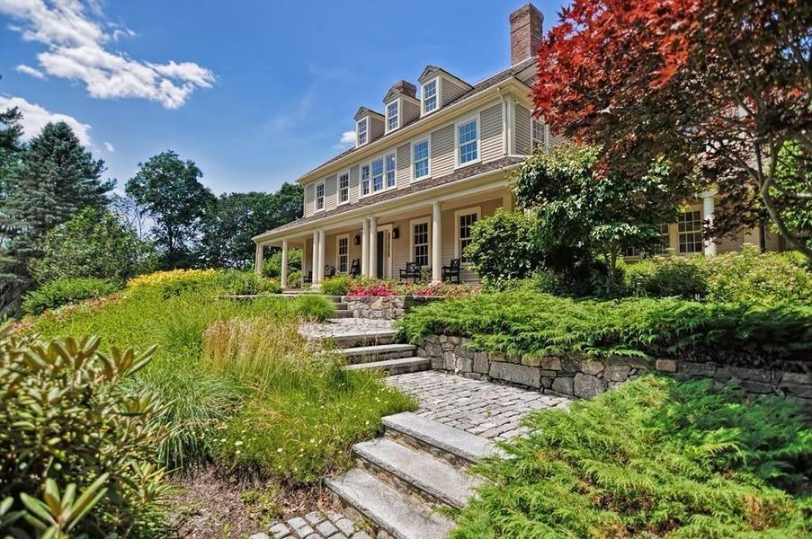 50 Old Cumberland Rd, Wrentham, MA 02093