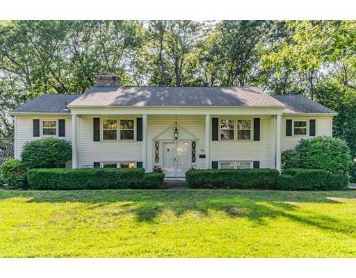 96 White Oaks Dr, Longmeadow, MA 01106