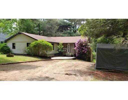 302 Mashapaug Rd, Holland, MA 01521