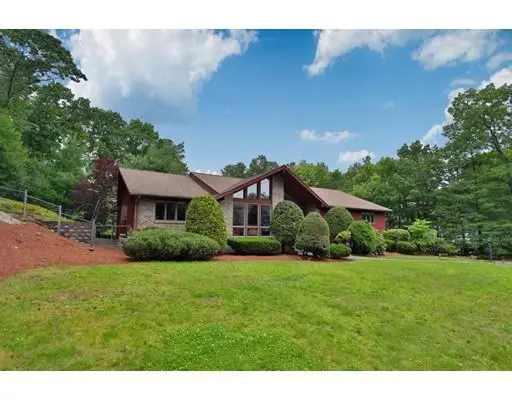 6 Shady Nook Lane, Lynnfield, MA 01940