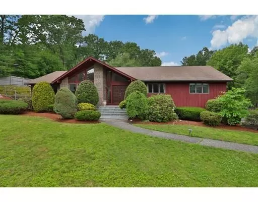 Lynnfield, MA 01940,6 Shady Nook Lane