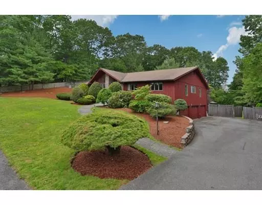 Lynnfield, MA 01940,6 Shady Nook Lane