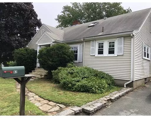 82 Main St, Rockport, MA 01966