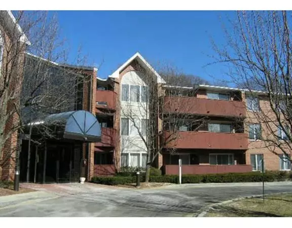 100 Rosemary Way #311, Needham, MA 02494