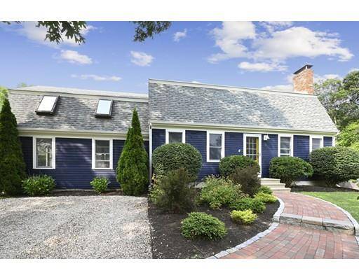 2 Piccadilly Rd, Sandwich, MA 02563