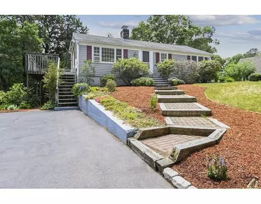 3 Herring Run Rd, Dennis, MA 02660