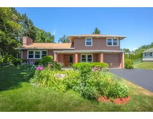 905 Dewey St, West Springfield, MA 01089