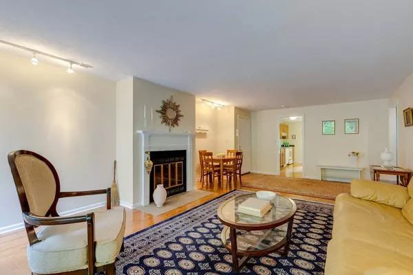 Medfield, MA 02052,55 West Street #4A