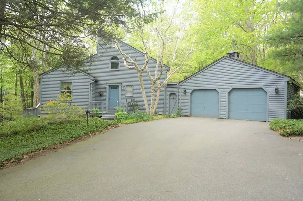 Sturbridge, MA 01566,522 Leadmine Road