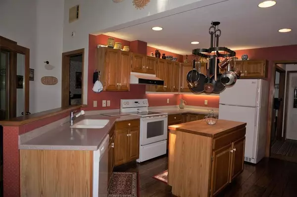 Sturbridge, MA 01566,522 Leadmine Road