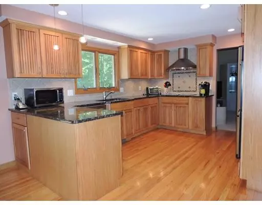 Sharon, MA 02067,10 Hawk Lane