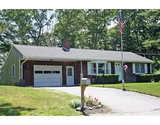 8 Lincoln St, Lakeville, MA 02347